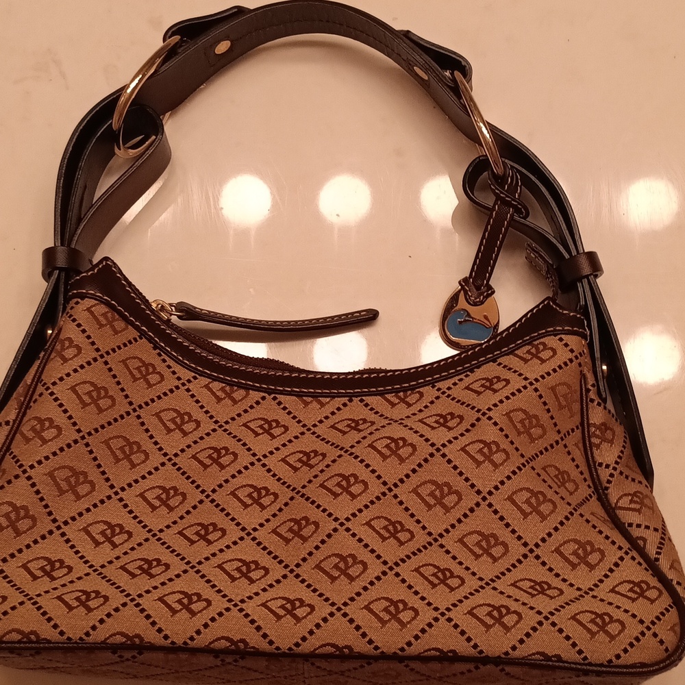 Dooney & Bourke